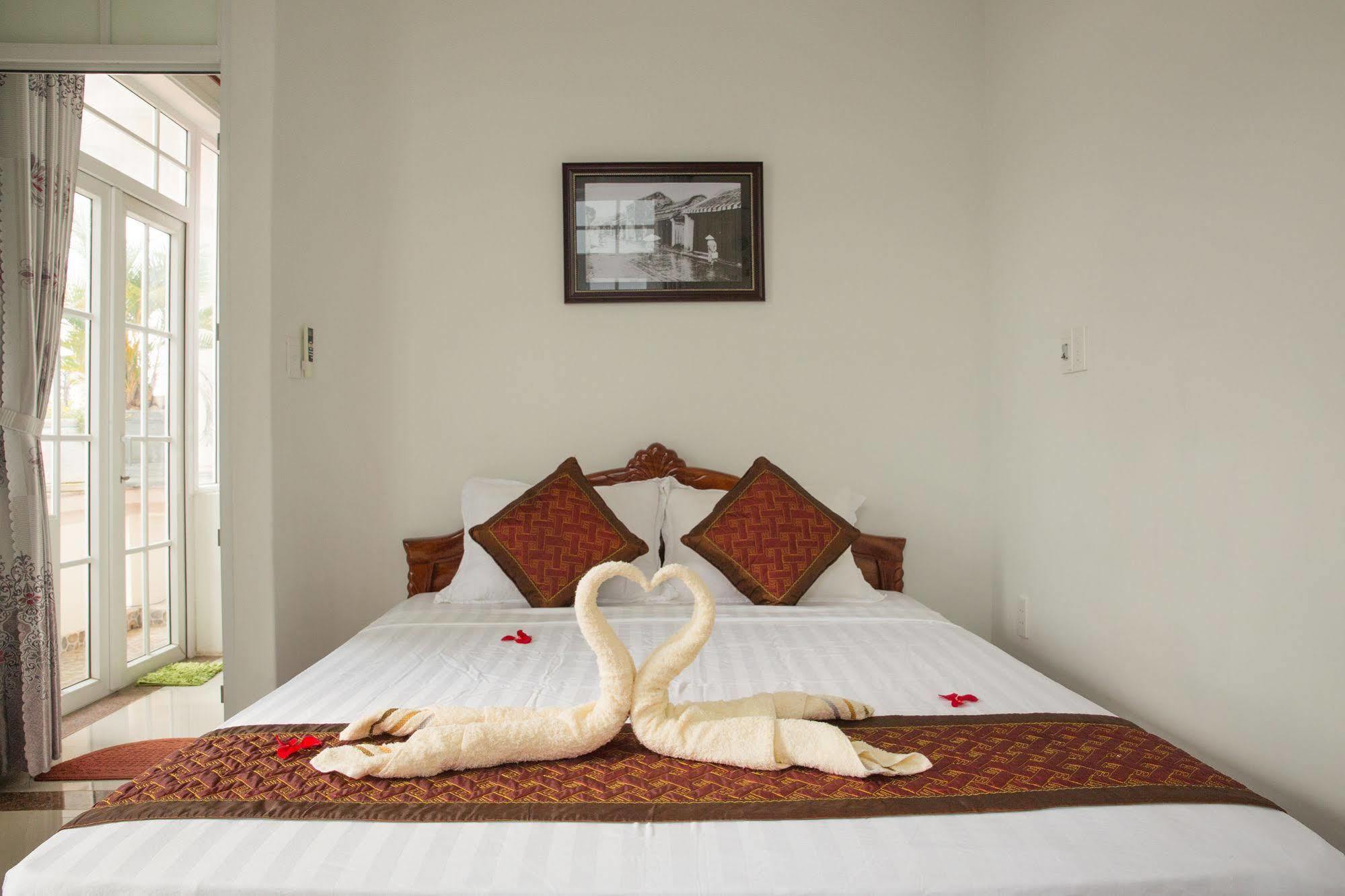 Beautiful Moon Hoi An Villa Bagian luar foto